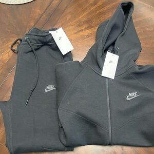 Mens Nike Tech